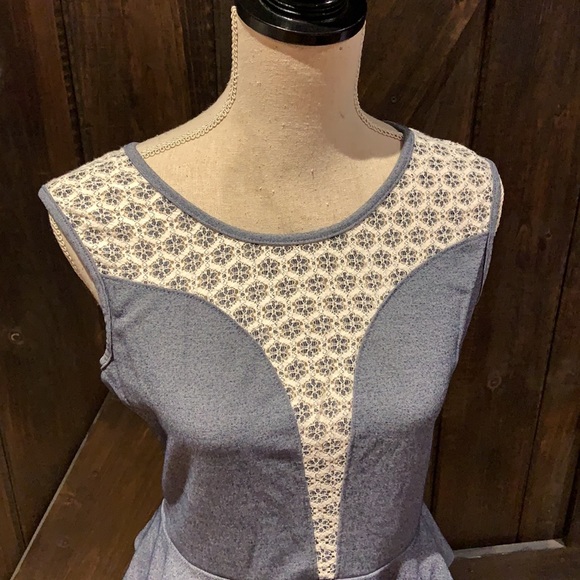 Paper crane peplum waist with lace details - Picture 2 of 9